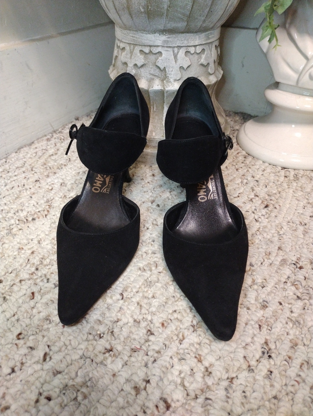 Salvatore Ferragamo Brigida Vintage Black Suede/Patent Leather Pointed Toe Pumps - Picture 2 of 9